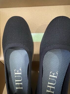 HUE Women's Black Knit Slip-On Ballet Flats